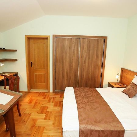 Apartments Ivana - Iva ザダル エクステリア 写真