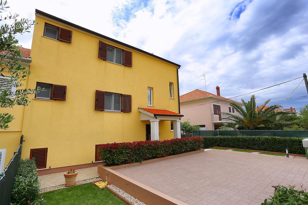 Apartments Ivana - Iva ザダル エクステリア 写真