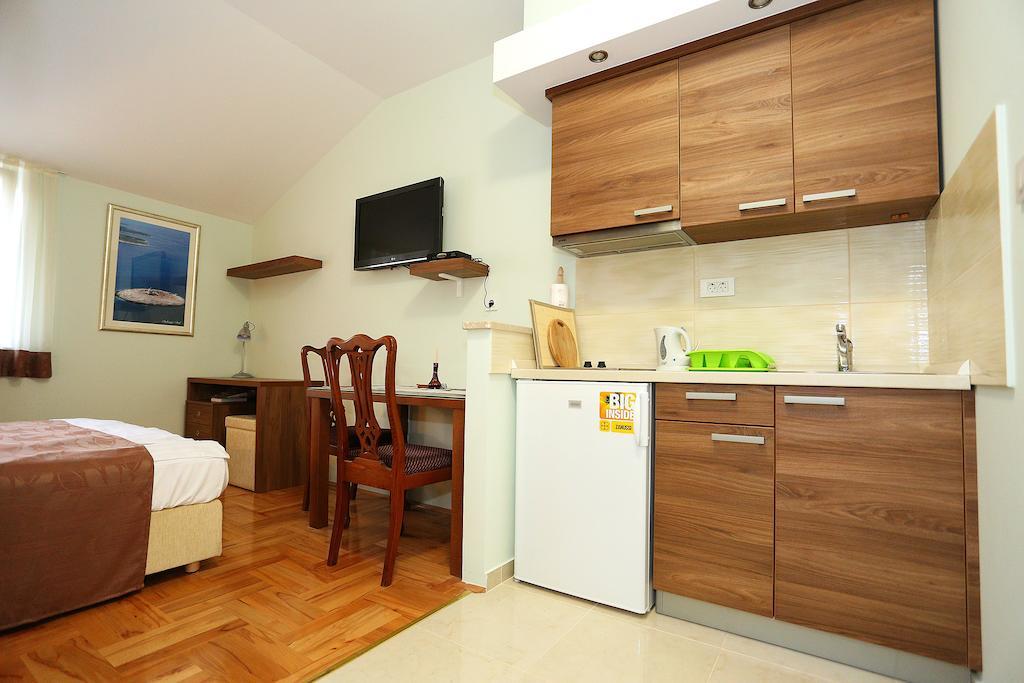 Apartments Ivana - Iva ザダル エクステリア 写真