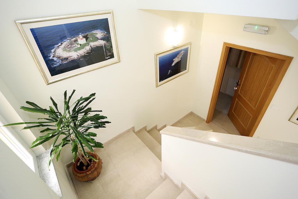 Apartments Ivana - Iva ザダル エクステリア 写真