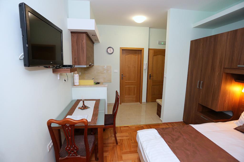 Apartments Ivana - Iva ザダル エクステリア 写真