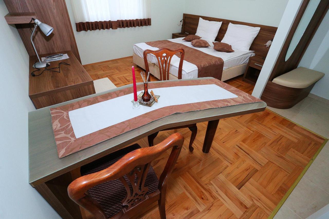 Apartments Ivana - Iva ザダル エクステリア 写真